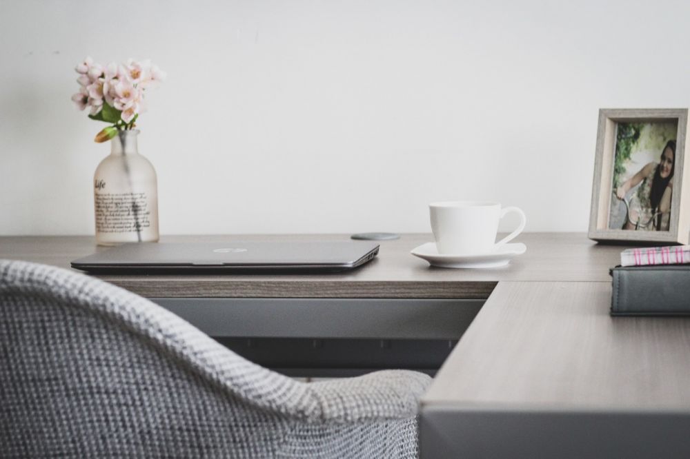 Kontorsstolar: En översikt över en viktig möbel för produktivitet och komfort